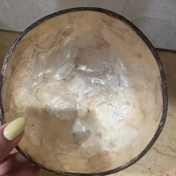 Elegant Cream Decorative Coconut shell Bowl new - Picture 4 of 7